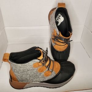 Sorel womens out and about lll 9us